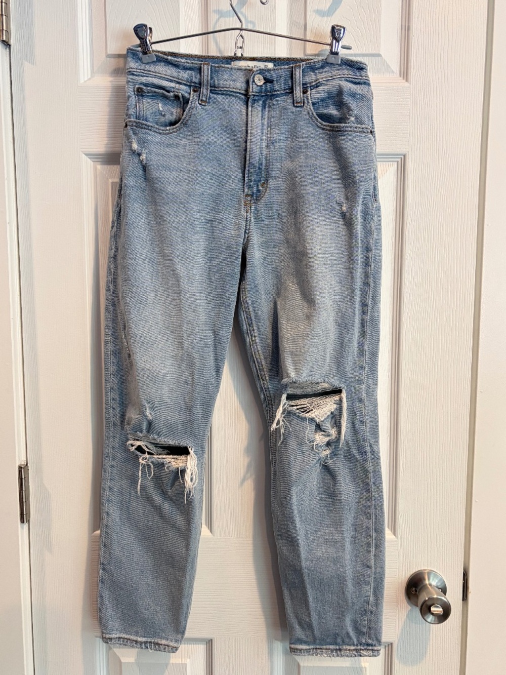 A&F Abercrombie & Fitch Women's Hi-Rise Mom Jean sz 4